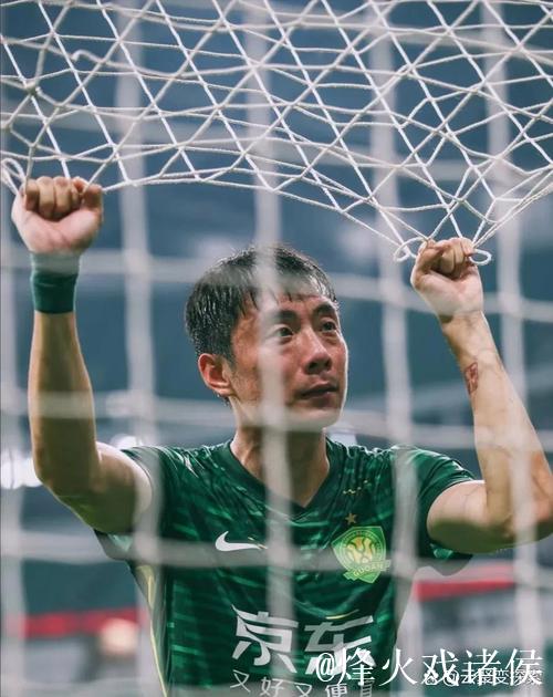 李磊透露国安中超下半程崩盘原因,球迷争相热议 李磊透露国安中超下半程崩盘原因,球迷争相热议