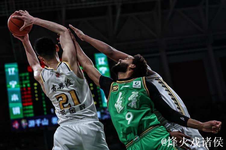 辽宁本钢力克浙江方兴渡，CBA常规赛再添胜绩